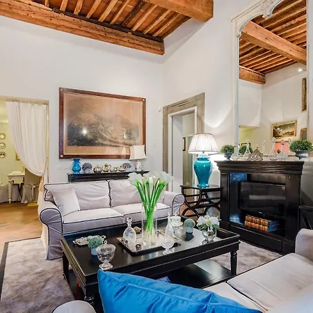 Casa Simonetta, Modern And Antique Ground Floor Inside The Walls Of דירה לוקה