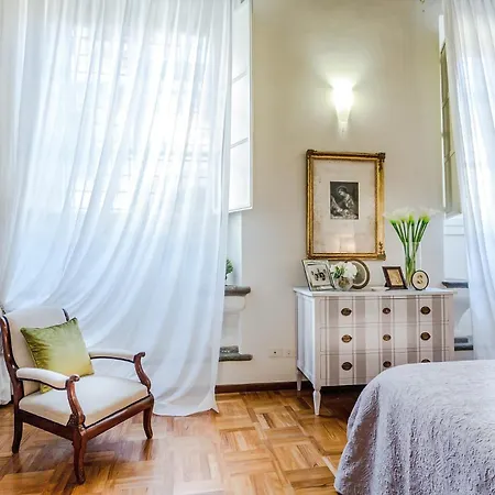דירה Casa Simonetta, Modern And Antique Ground Floor Inside The Walls Of